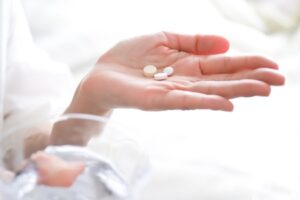 代々木の歯医者、代々木クリスタル歯科医院で海外滞在中に歯が痛くなったときの応急処置と現地での受診の注意点を解説